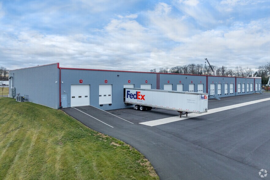 More Photos Of 7086 Carlisle Pike, Carlisle Warehouse For Lease