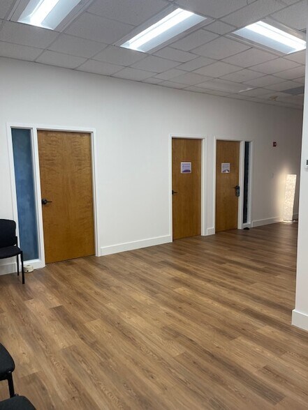 More Photos Of 16930 W Catawba Ave, Cornelius Office For Lease