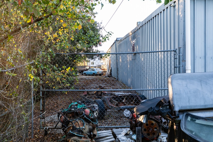 More Photos Of 1224 Dean Forest Rd, Savannah Warehouse For Lease