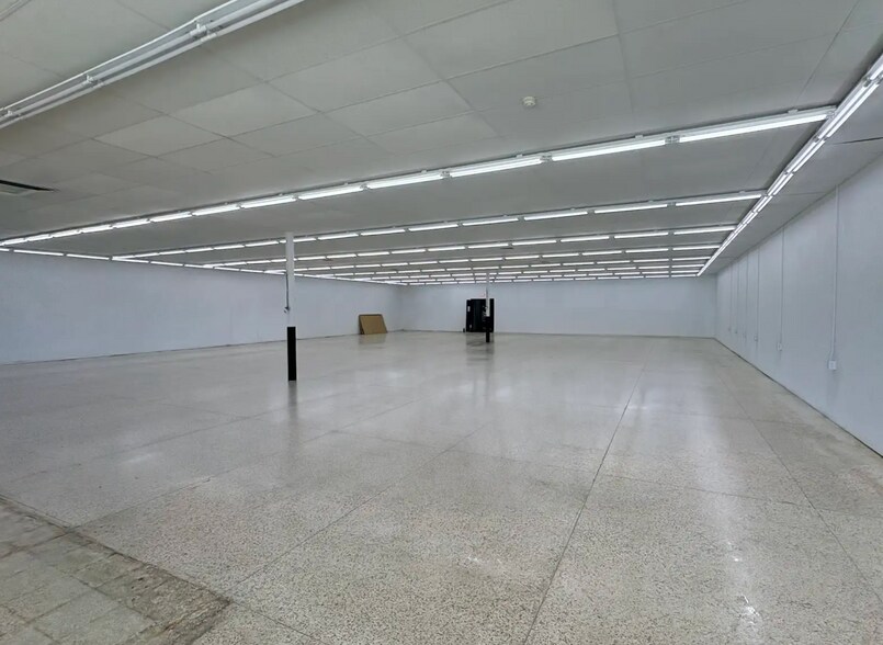 More Photos Of 1558 M - 139, Benton Harbor General Retail For Lease