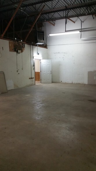 More Photos Of 3601 W Harry St, Wichita Flex For Sale