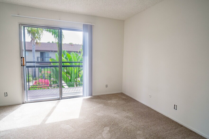 More Photos Of 549 N Tustin Ave, Santa Ana Apartments For Sale