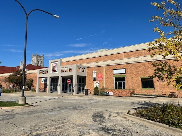 More Photos Of 100 Lincoln Sq, Urbana Unknown For Lease