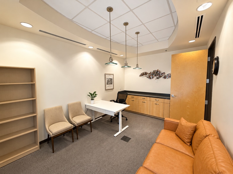 More Photos Of 9965 N 95th St, Scottsdale Medical For Sale
