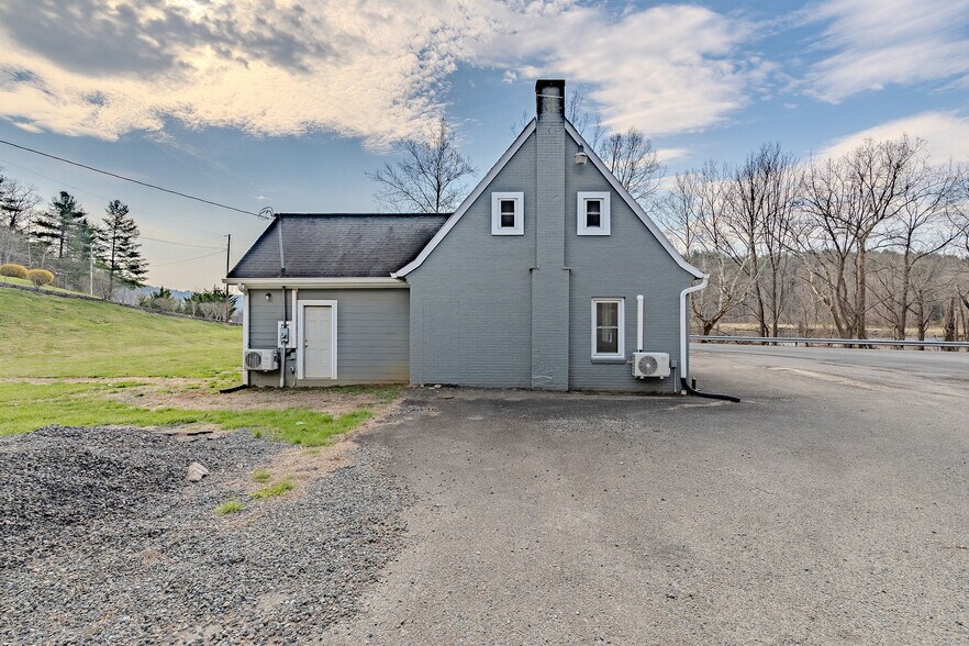 More Photos Of 12 Scenic Rd, Fries General Retail For Sale