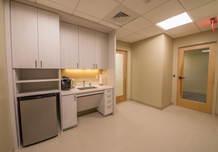 More Photos Of 8210 University Executive Park Dr, Charlotte Office For Lease