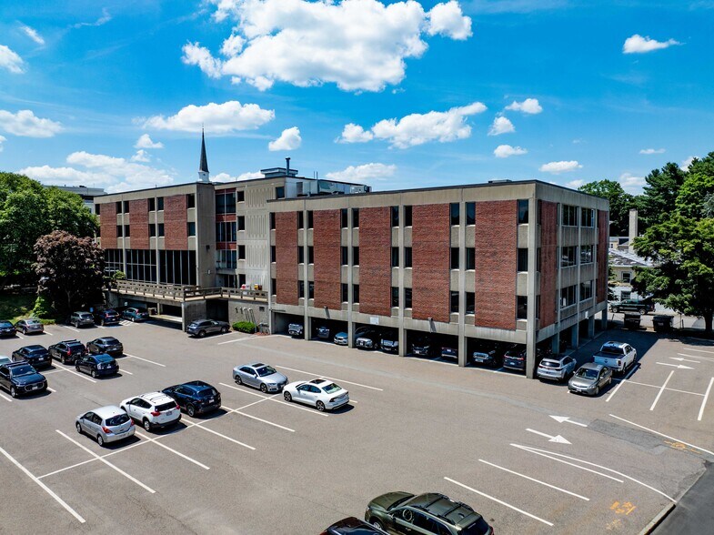 More Photos Of 40 Grove St, Wellesley Office For Sale