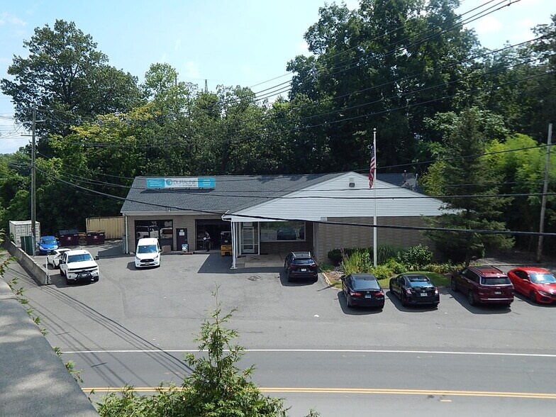 More Photos Of 39 Western Hwy, West Nyack Service For Sale