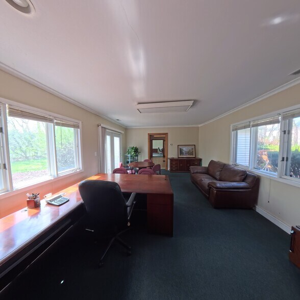 More Photos Of 805 E Palatine Rd, Palatine Office For Sale