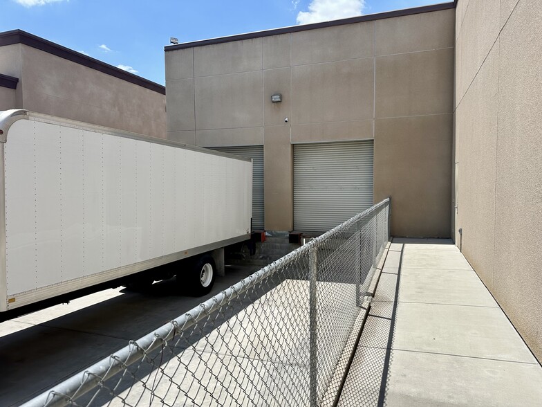 More Photos Of 96 S West Ave, Fresno Warehouse For Lease