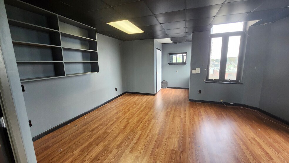 More Photos Of 219 Westchester Ave, Port Chester Office For Lease