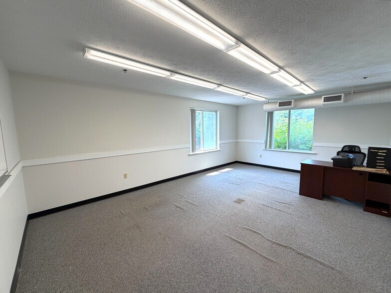 More Photos Of 1565 Main St, Tewksbury Medical For Sale