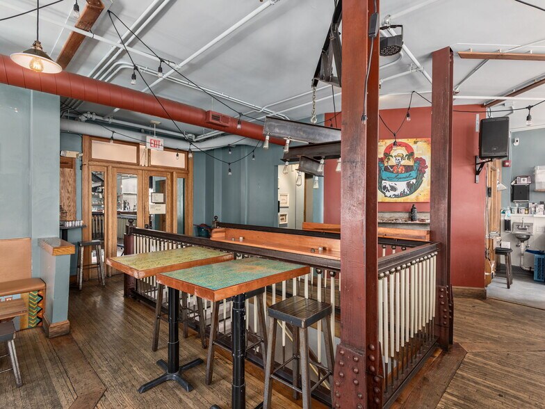 More Photos Of 48 College St, Asheville General Retail For Lease