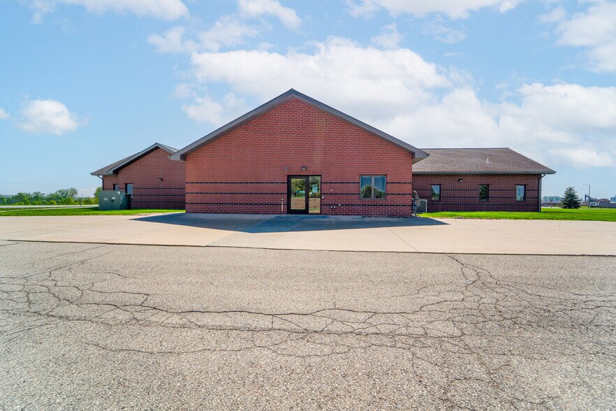 More Photos Of 790 Eastgate Dr, Ripon Medical For Sale