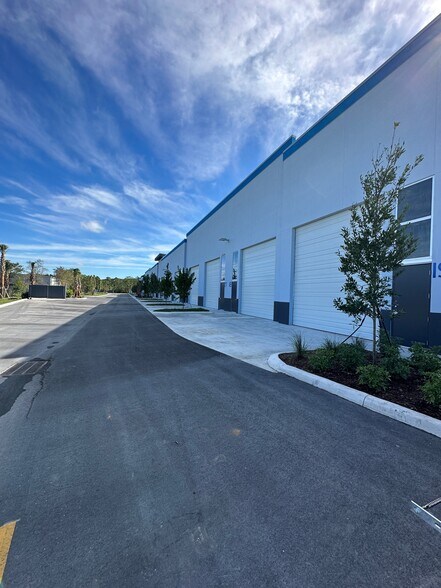 More Photos Of 15375 Corporate Rd N, Jupiter Industrial For Sale