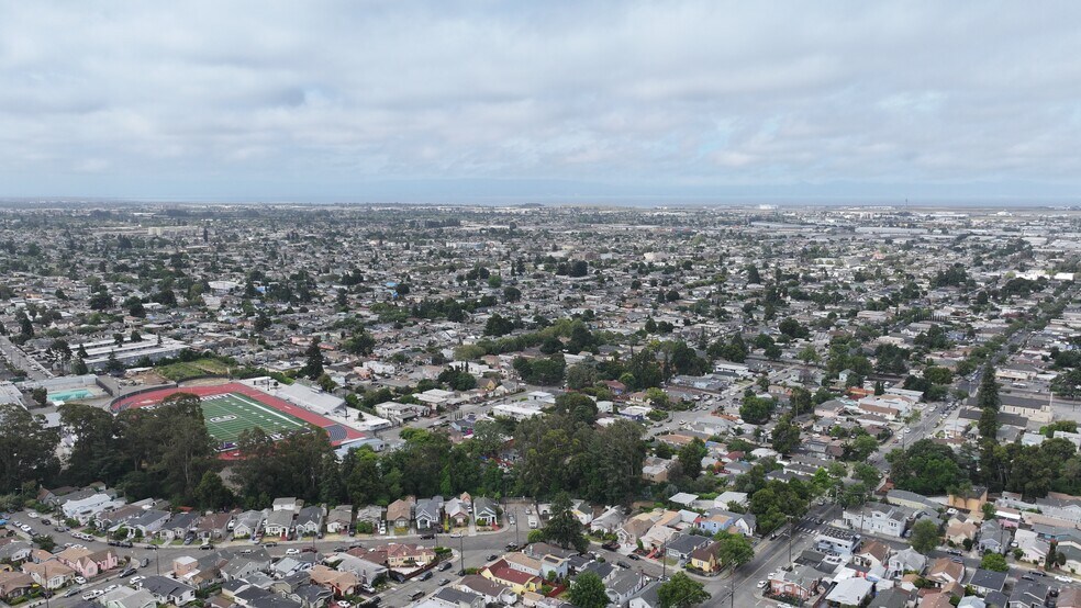More Photos Of 8100 MacArthur Blvd, Oakland Hotel For Lease