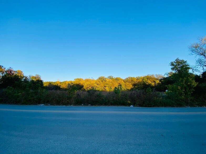 More Photos Of 5407 NW Waukomis, Kansas City Land For Sale