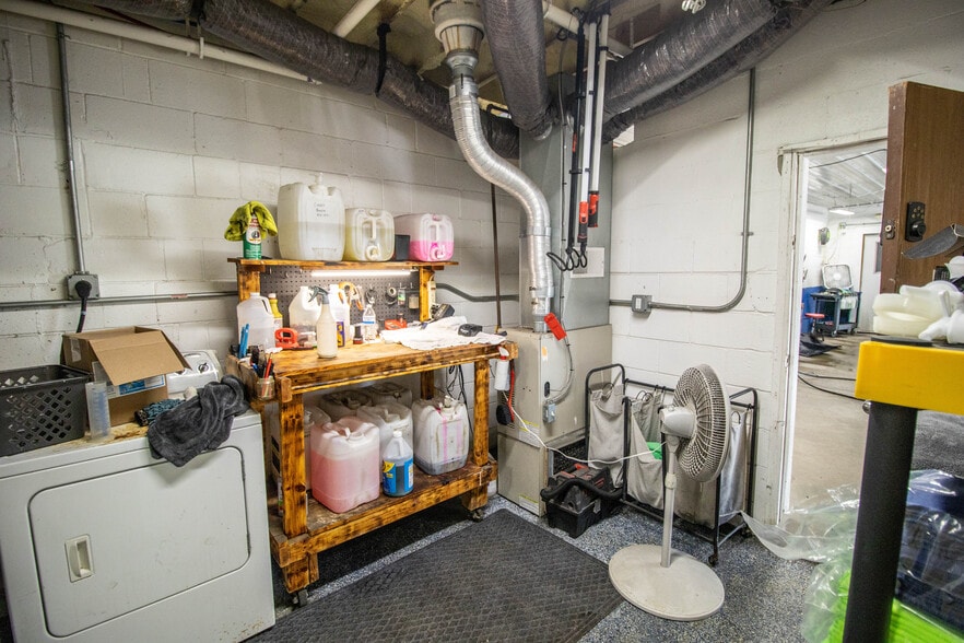 More Photos Of 10185 N Saginaw Rd, Clio Auto Repair For Sale