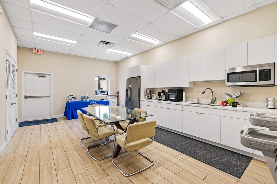More Photos Of 11 W State Road 84, Fort Lauderdale Office For Lease