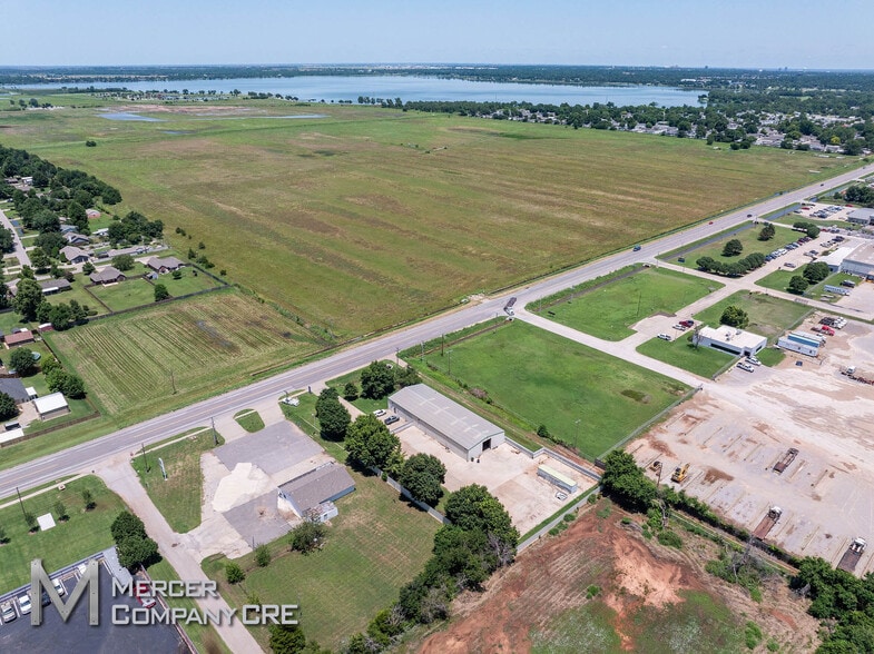 More Photos Of 10108 NW 10th St, Yukon Warehouse For Sale