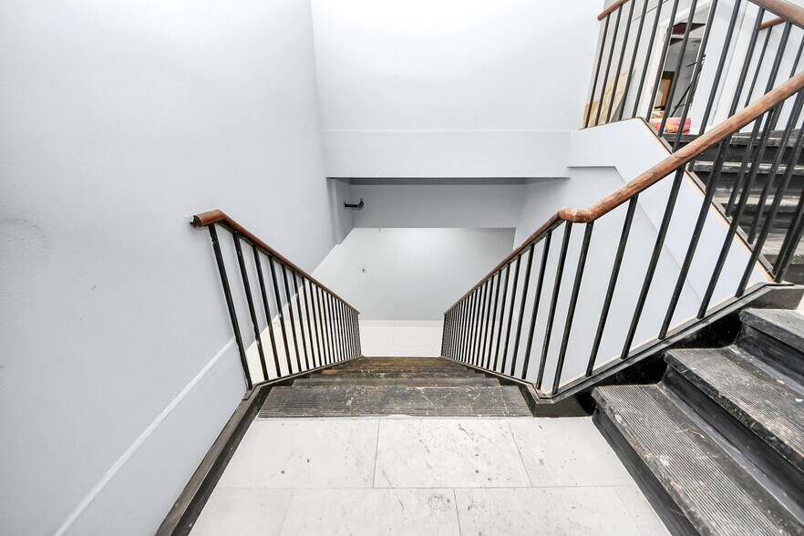 More Photos Of 1100 Jackson St, Richmond Freestanding For Sale