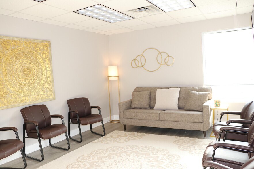 More Photos Of 3930 Walnut St, Fairfax Medical For Sale