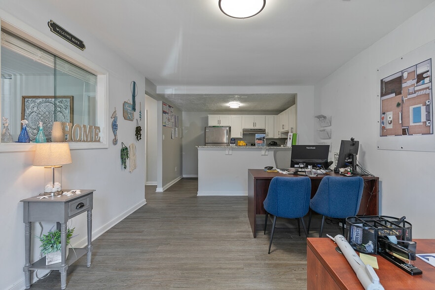 More Photos Of 3900 Forest Hill Ave, Richmond Apartments For Sale