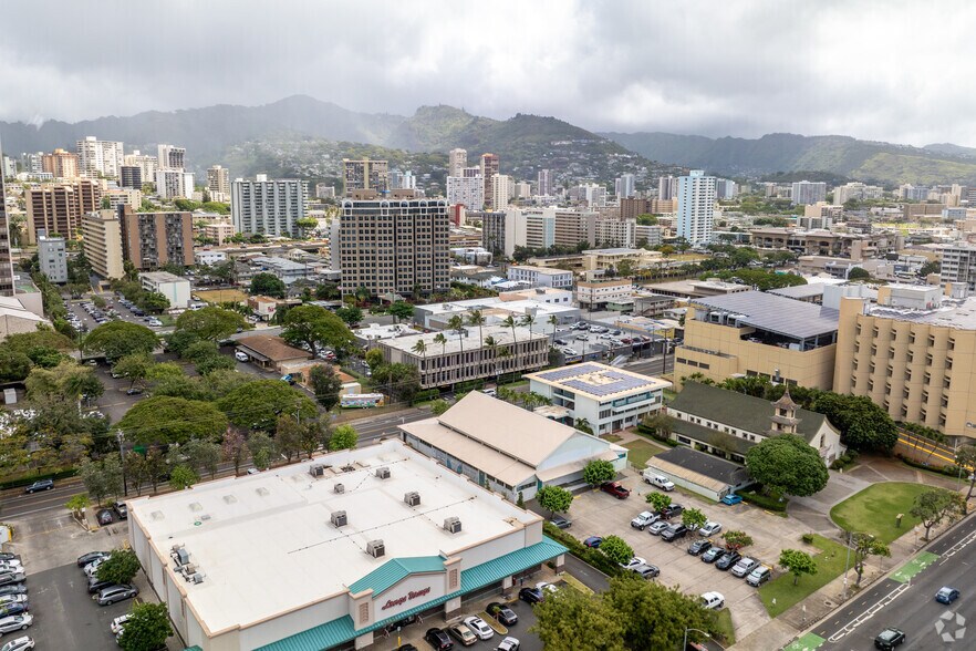 More Photos Of 1060 Young St, Honolulu Medical For Lease