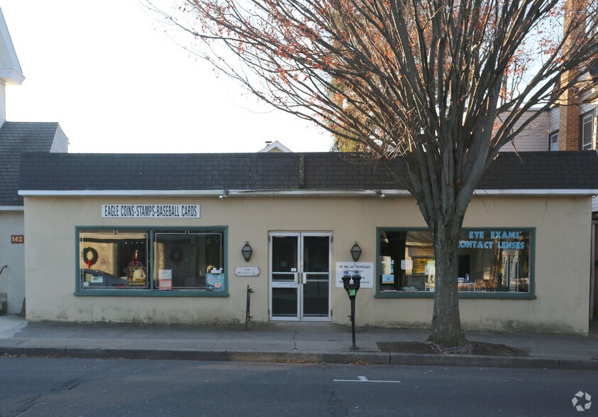 More Photos Of 146 W State St, Doylestown Storefront For Lease