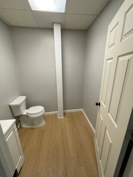 More Photos Of 2660 Lefevre St, Philadelphia General Retail For Lease