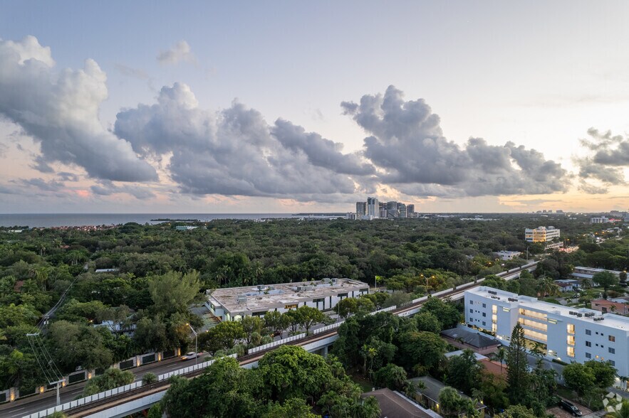 More Photos Of 2000 S Dixie Hwy, Miami Office Residential For Lease