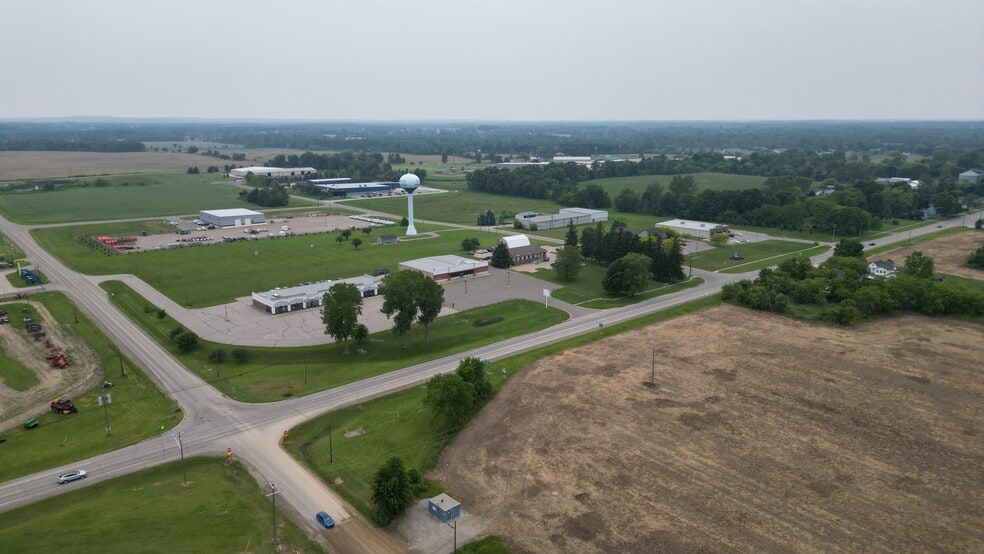 More Photos Of 4464 Huron St, North Branch Freestanding For Sale