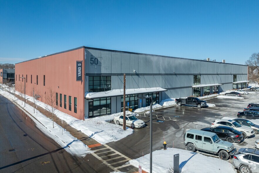 Primary Photo Of 50 Industrial Dr, Hyde Park Warehouse For Lease