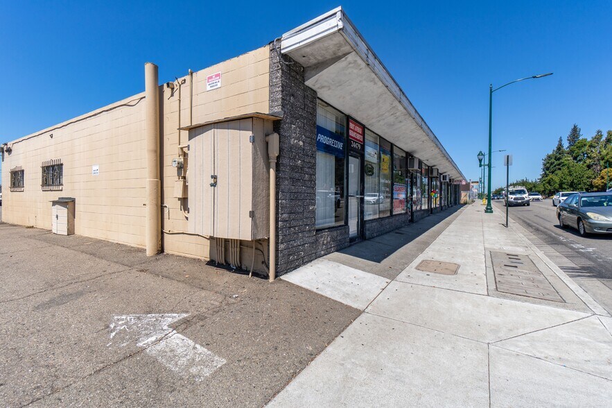 More Photos Of 24453-24475 Mission Blvd, Hayward Freestanding For Sale