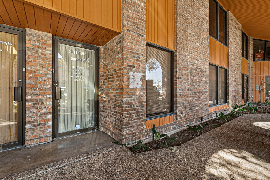 More Photos Of 12989 Jupiter Rd, Dallas Office For Sale