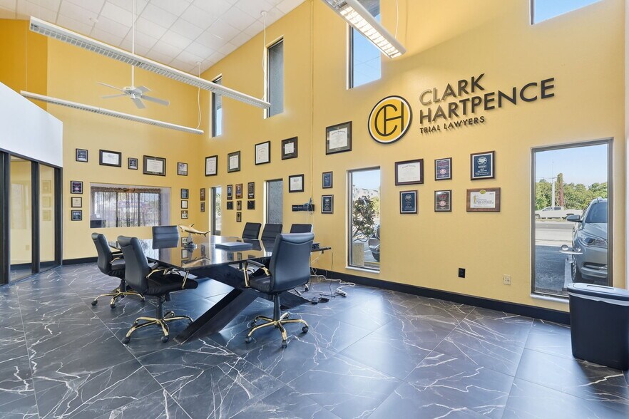 More Photos Of 10812 Gandy Blvd N, Saint Petersburg Medical For Lease