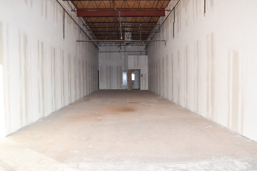 More Photos Of 5002 34th St, Lubbock Unknown For Lease