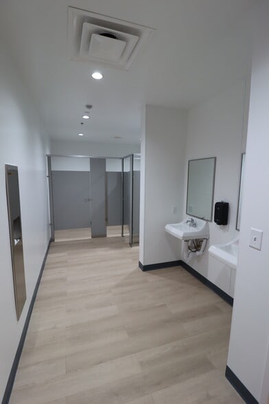 More Photos Of 12375 William A. Gwaltney, Windsor Warehouse For Lease