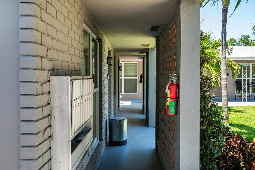 More Photos Of 2201 NE 14th Ave, Wilton Manors Apartments For Sale