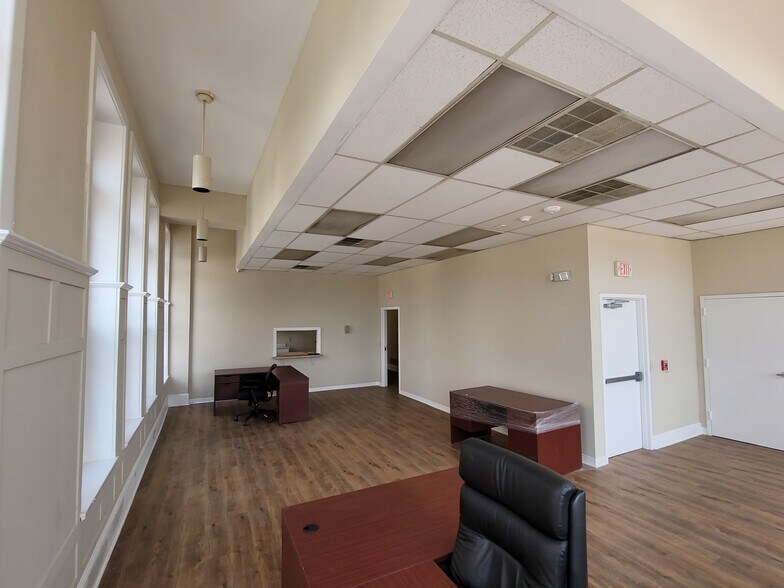 More Photos Of 501 Penn St, Reading Office For Sale