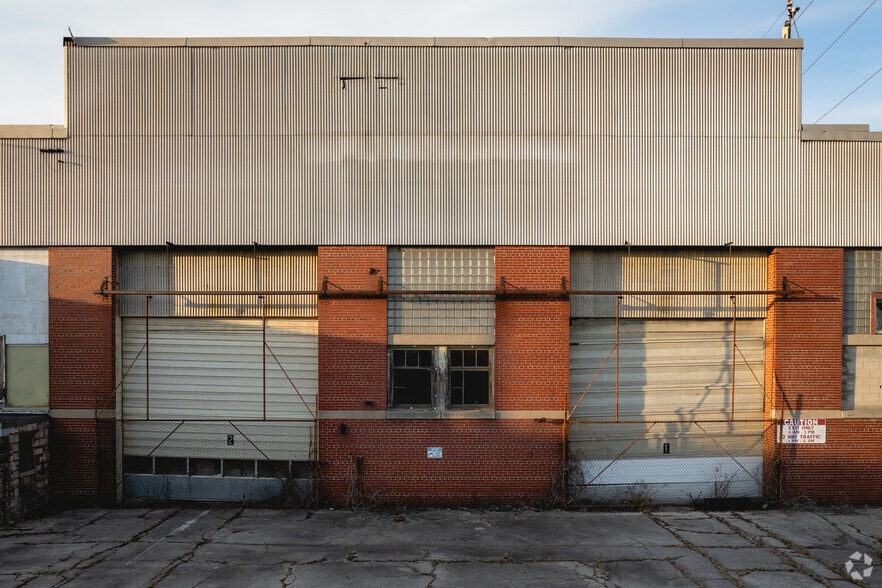 More Photos Of 2411 Albion St, Toledo Warehouse For Sale