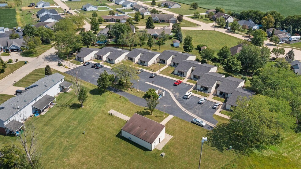 More Photos Of 111 Bannon Dr, Dwight Apartments For Sale