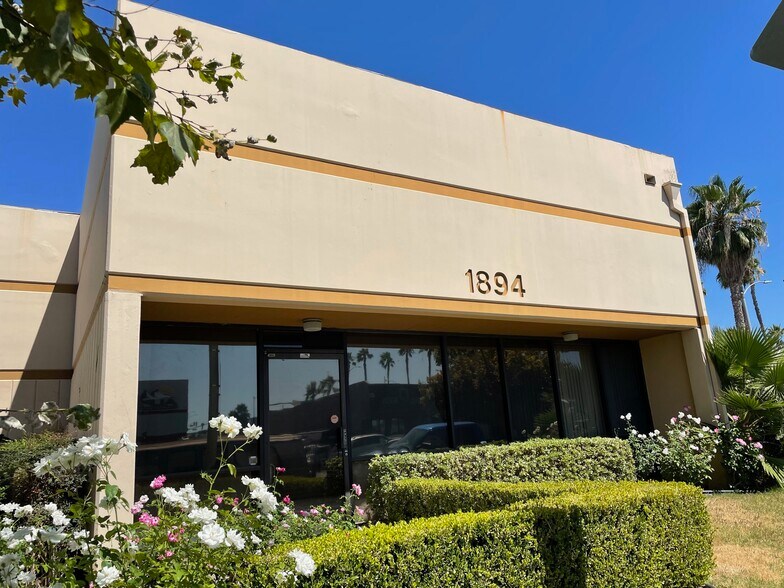 Primary Photo Of 1894 S Santa Cruz St, Anaheim Light Manufacturing For Lease