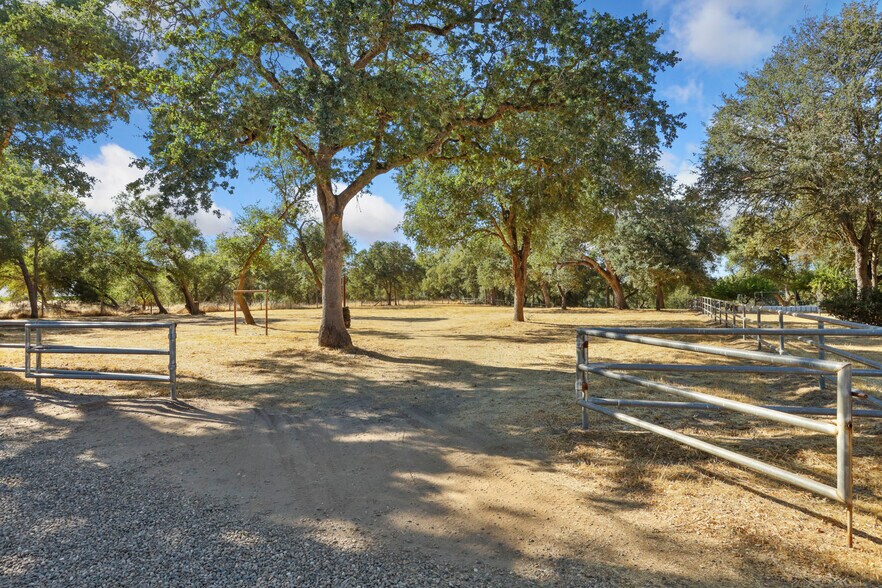 More Photos Of 24521 N McIntire Rd, Clements Land For Sale