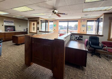 More Photos Of 328 N 76th St, Milwaukee Office For Sale