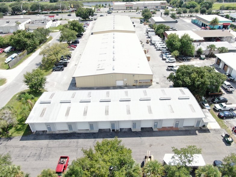 More Photos Of 4251 Derek Way, Sarasota Warehouse For Lease
