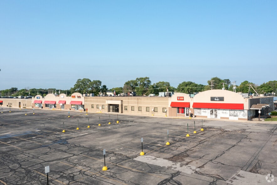 More Photos Of 6063-6245 N Teutonia Ave, Milwaukee Unknown For Lease