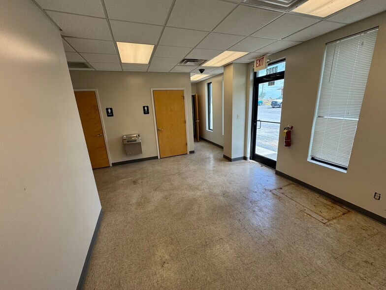 More Photos Of 3702 Neal Dr, Knoxville Light Manufacturing For Lease