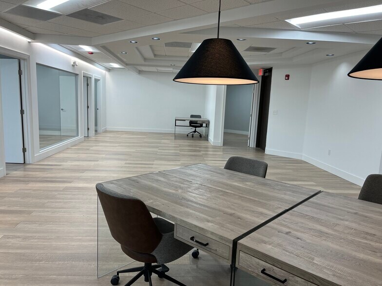 More Photos Of 55 Weston Rd, Sunrise Office For Lease