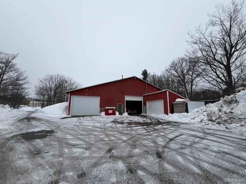 More Photos Of 7 Brebner Rd E, Negaunee Flex For Sale